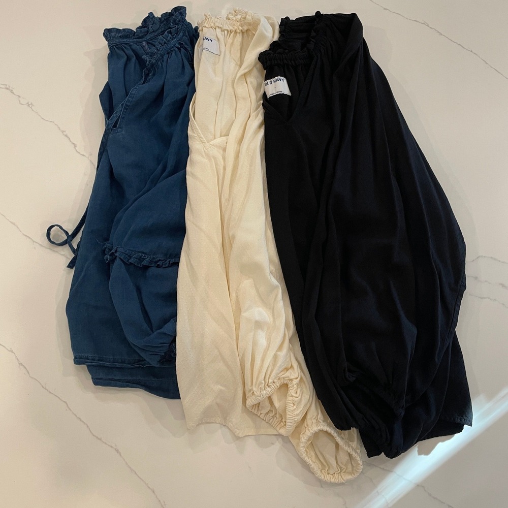 Old Navy Lot of 3 Ruffle V-Neck Blouses Women Large Black Cream Blue Denim Tops